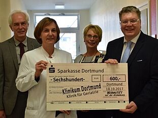 Eis-Flatrate für den guten Zweck: Spende kommt Geriatrie im Klinikum Dortmund zugute